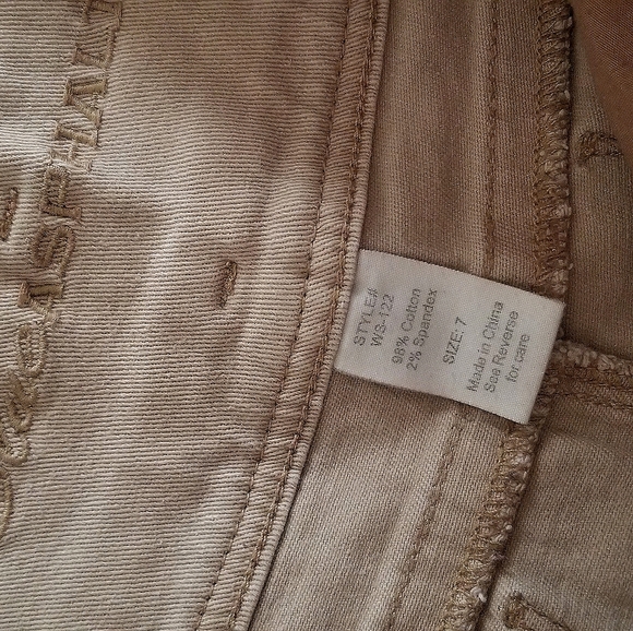 Shorts - Picture 4 of 4